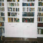 cabinets1.jpg (29331 bytes)